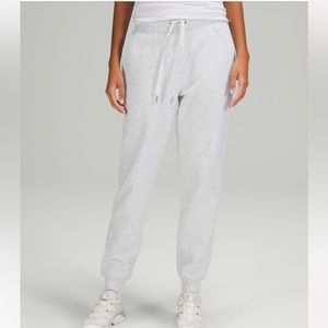 Lululemon Scuba Joggers High Rise NWT
